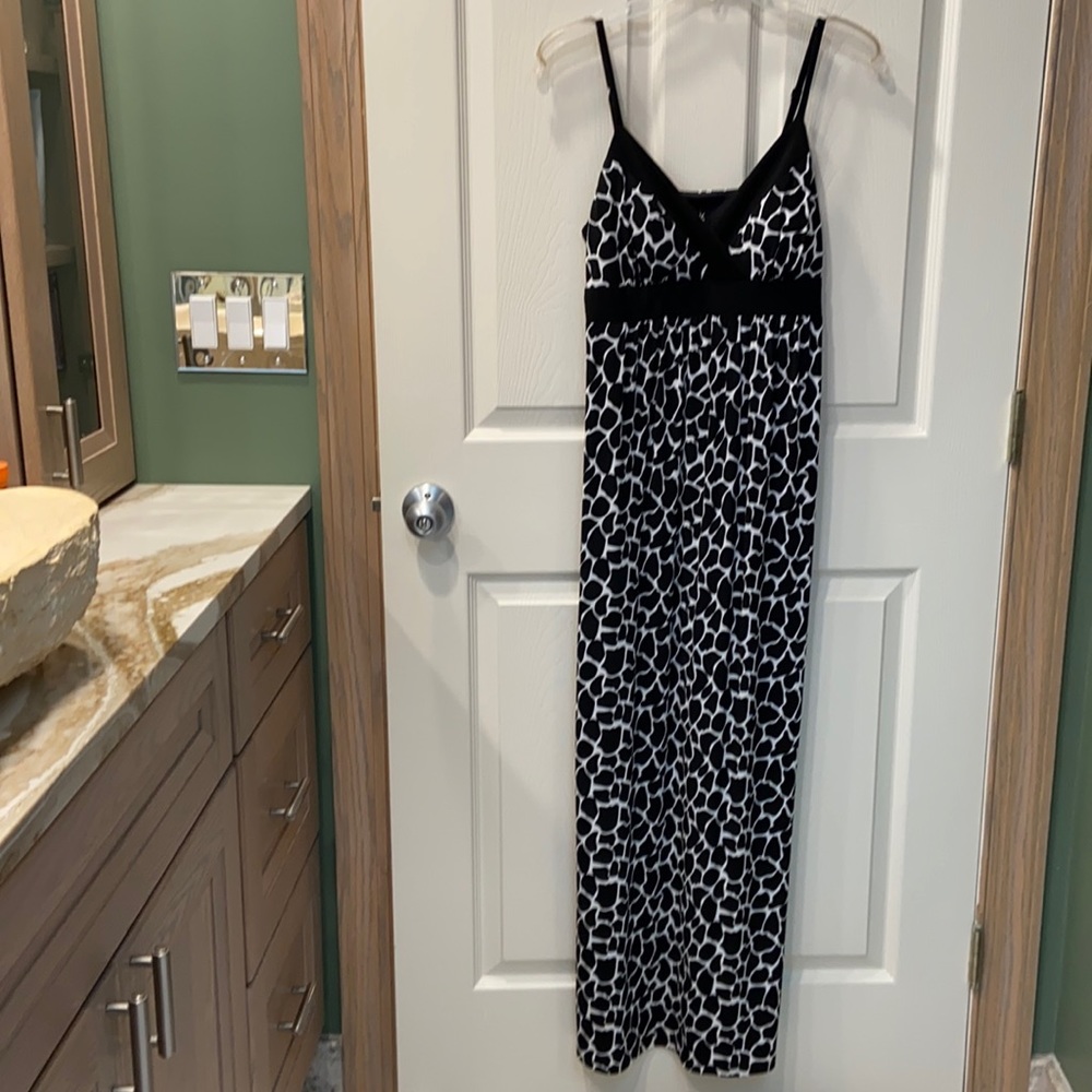 Long dress with adjustable straps
